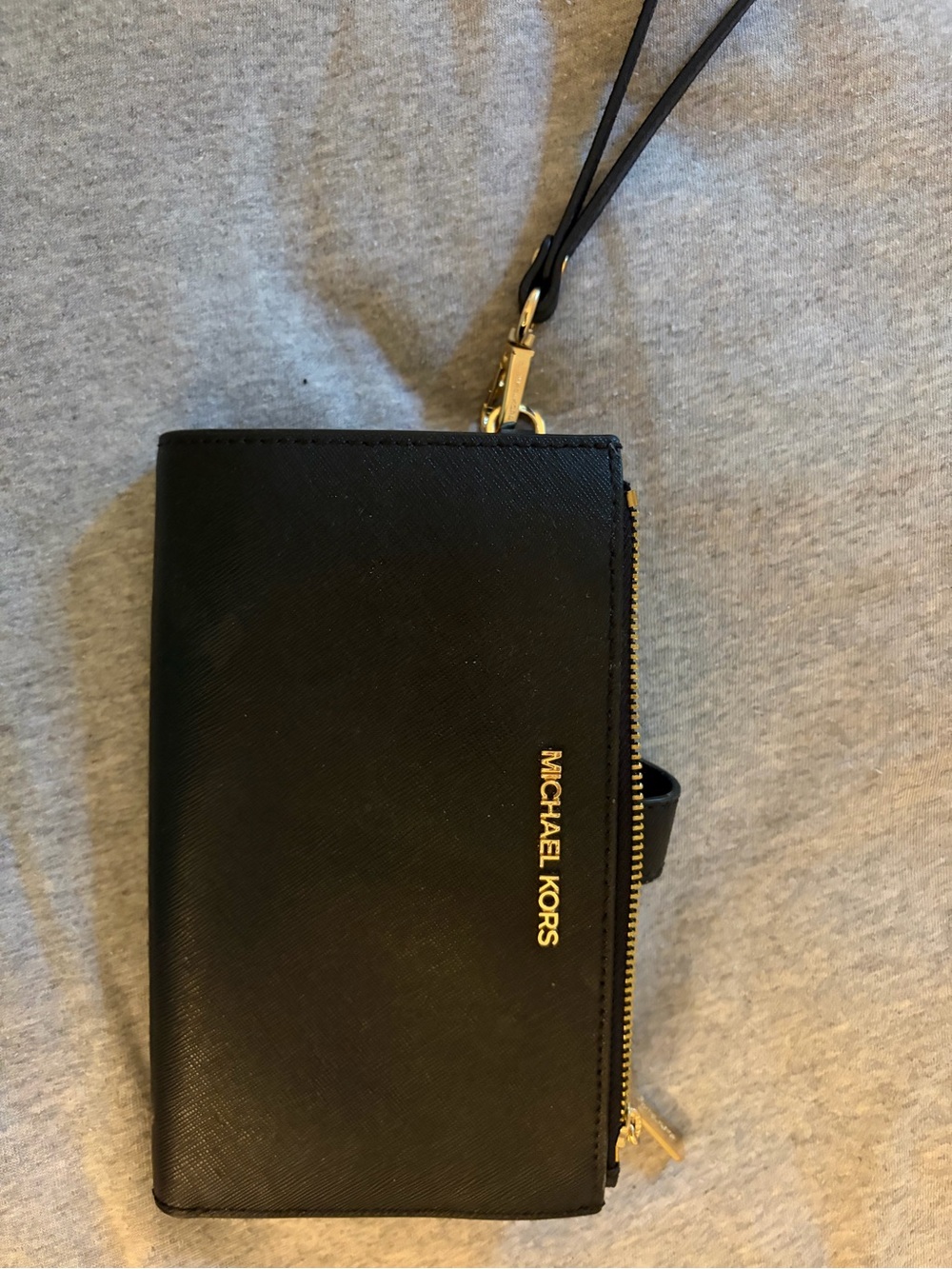 Michael kors wristlet